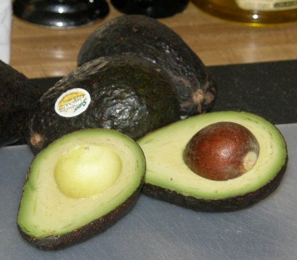 AvocadoFaceMaskRecipe-Step2 AvocadoFaceMaskRecipe-Step2